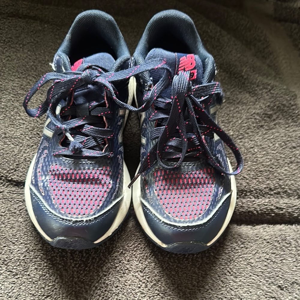 New Balance Blue and Red Sneakers Breathable Mesh Design. Size 13.5 BARELY WORN